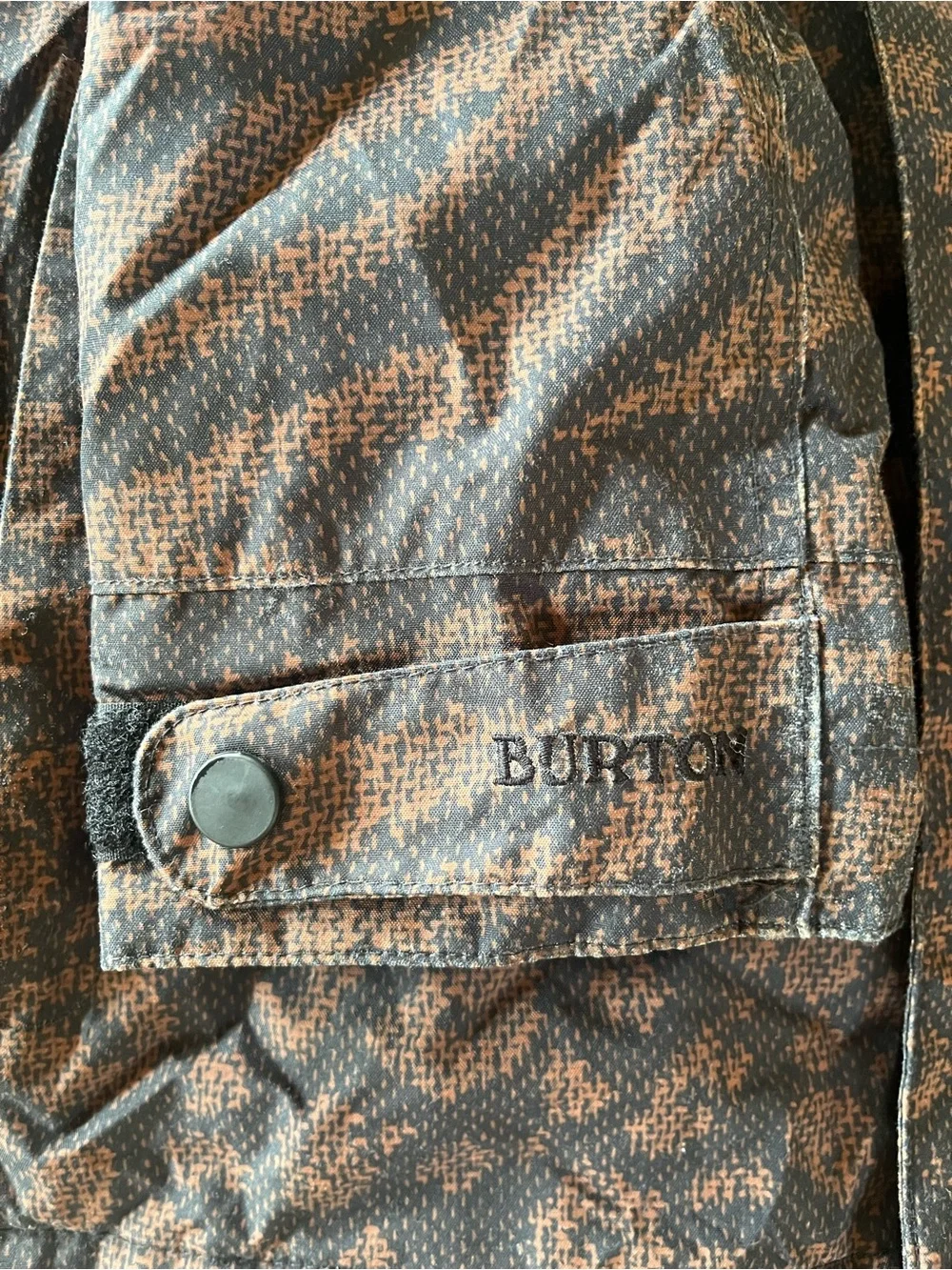 Burton Women's Hooded Ski/Snowboard Jacket in Black and Brown Print